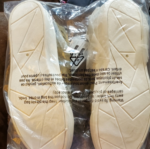 NWT Maurice shoes - Picture 3 of 4